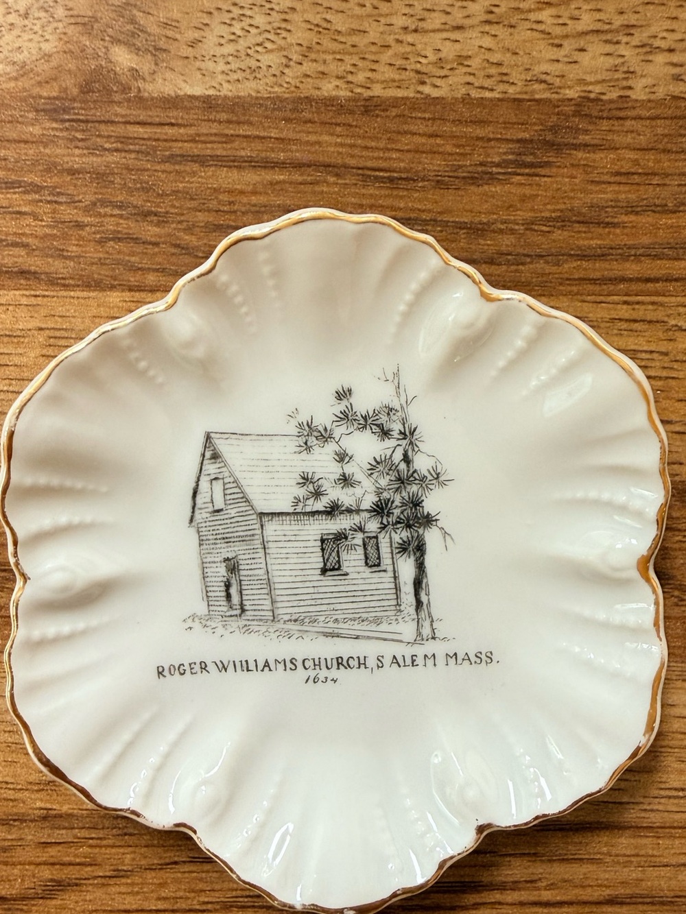 Vintage Carlsbad China collector trinket dish 3 1-2" Roger Williams church 1634